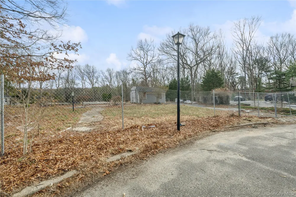 9 Jeanine Court Dix Hills, NY 11746