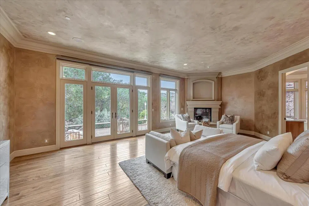 28025 Natoma Road Los Altos Hills, CA 94022
