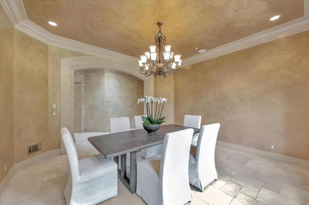 28025 Natoma Road Los Altos Hills, CA 94022
