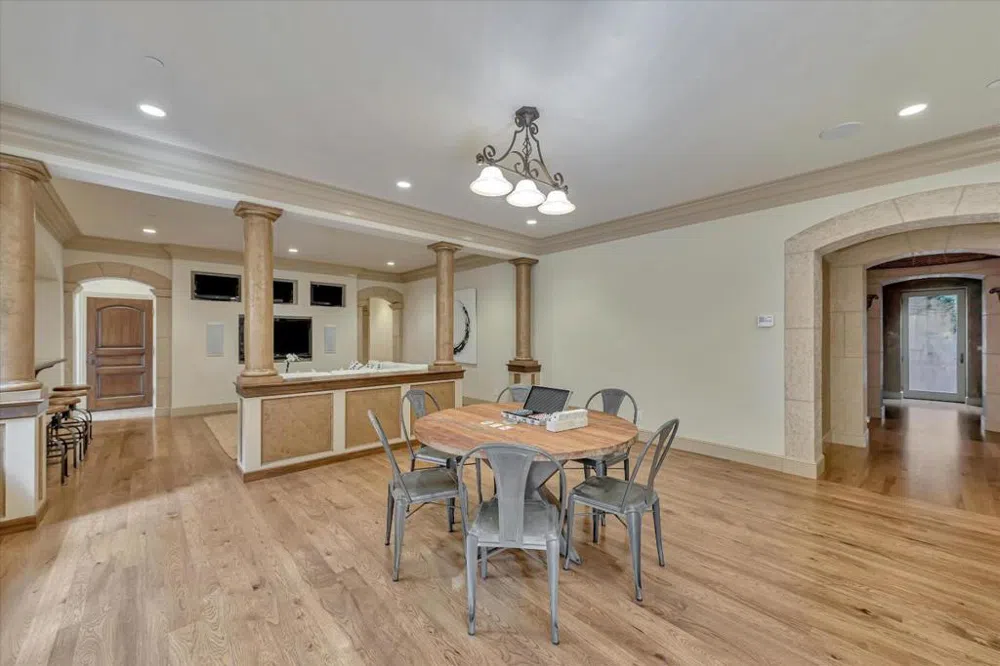 28025 Natoma Road Los Altos Hills, CA 94022