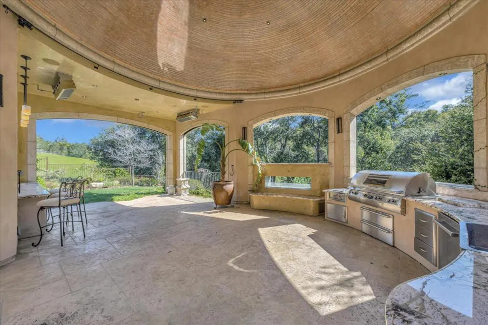 28025 Natoma Road Los Altos Hills, CA 94022