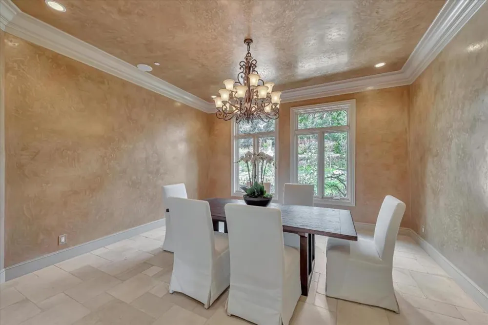 28025 Natoma Road Los Altos Hills, CA 94022