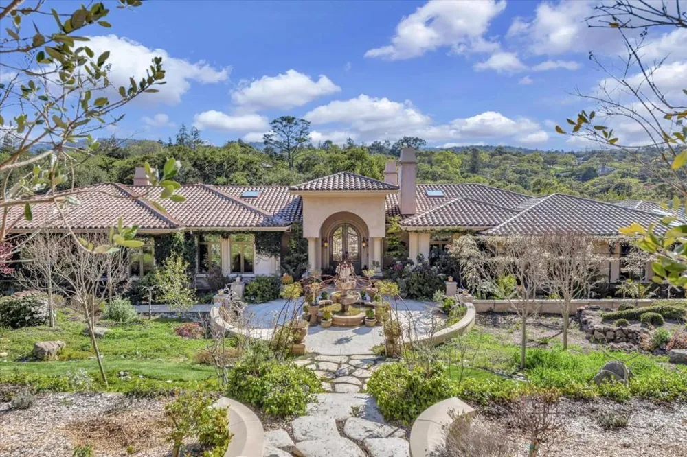 28025 Natoma Road Los Altos Hills, CA 94022
