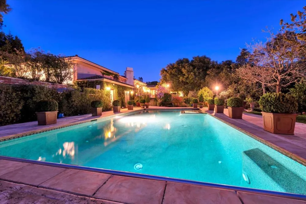 28025 Natoma Road Los Altos Hills, CA 94022