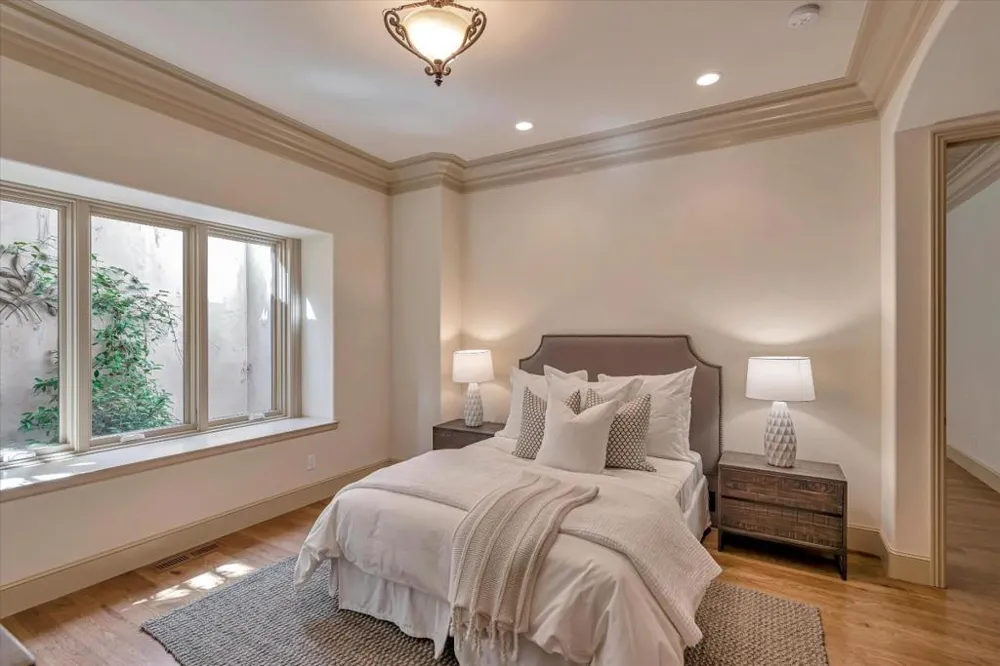 28025 Natoma Road Los Altos Hills, CA 94022