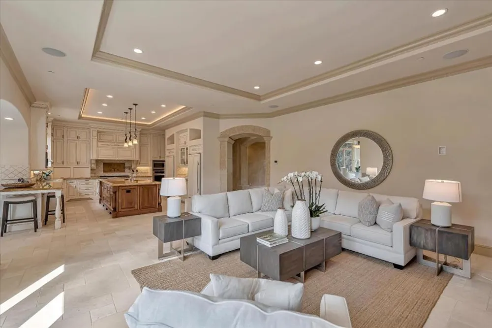 28025 Natoma Road Los Altos Hills, CA 94022