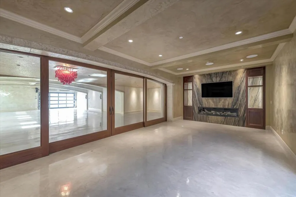 28025 Natoma Road Los Altos Hills, CA 94022