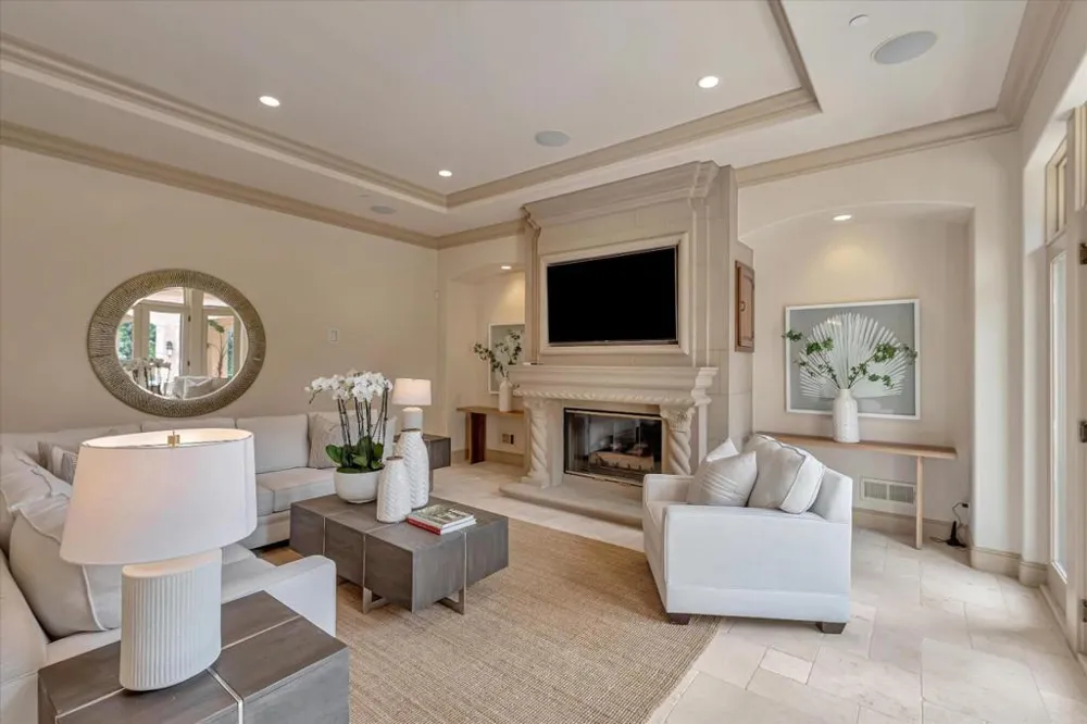 28025 Natoma Road Los Altos Hills, CA 94022
