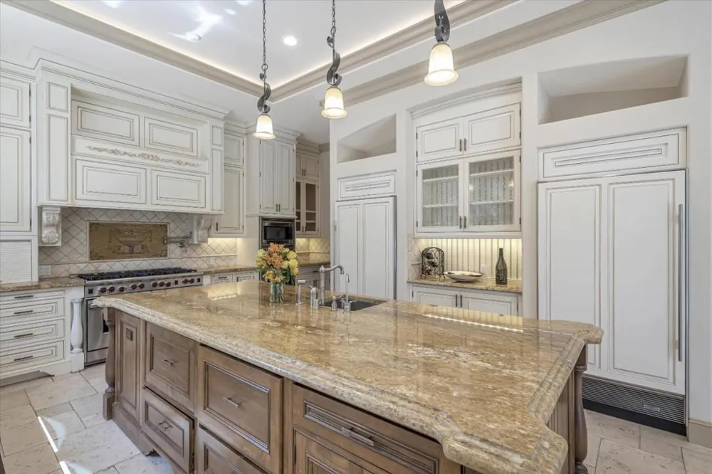 28025 Natoma Road Los Altos Hills, CA 94022