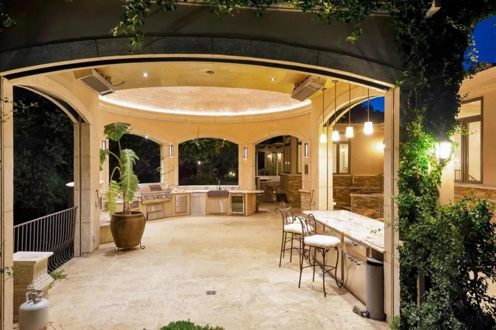 28025 Natoma Road Los Altos Hills, CA 94022