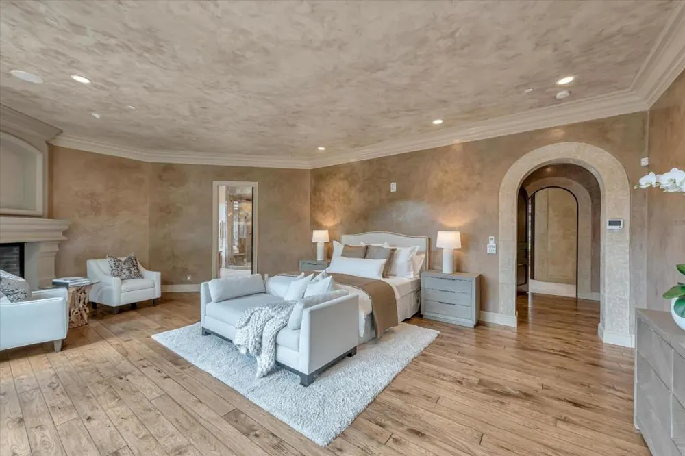 28025 Natoma Road Los Altos Hills, CA 94022