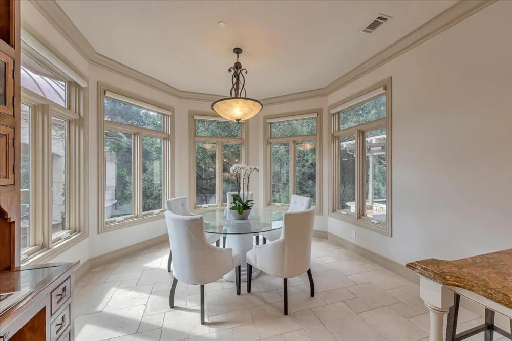 28025 Natoma Road Los Altos Hills, CA 94022