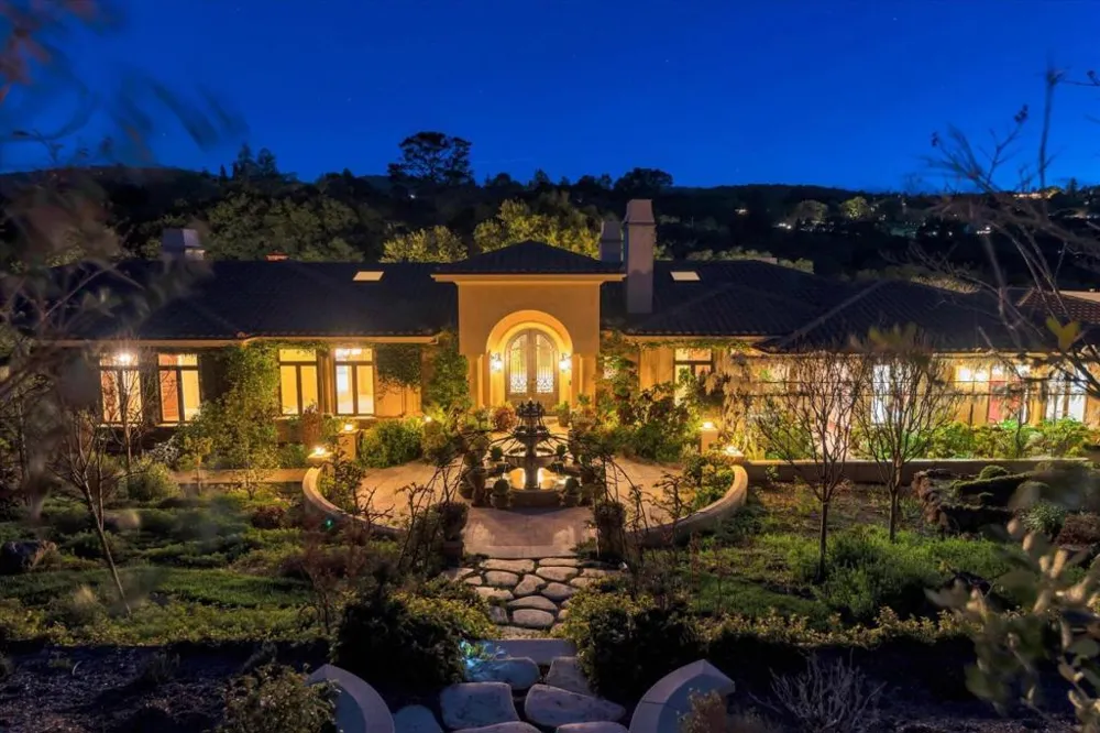 28025 Natoma Road Los Altos Hills, CA 94022