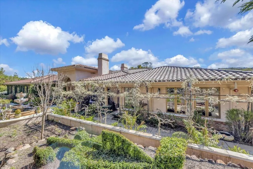 28025 Natoma Road Los Altos Hills, CA 94022