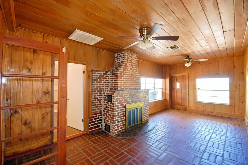 352 E HWY 630 E Frostproof, FL 33843