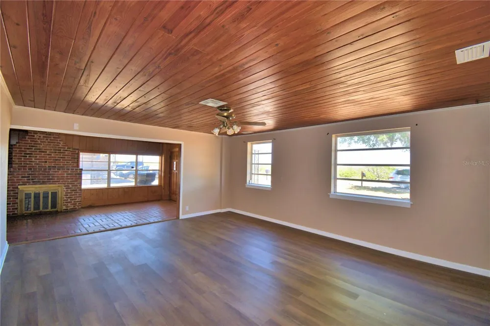 352 E HWY 630 E Frostproof, FL 33843