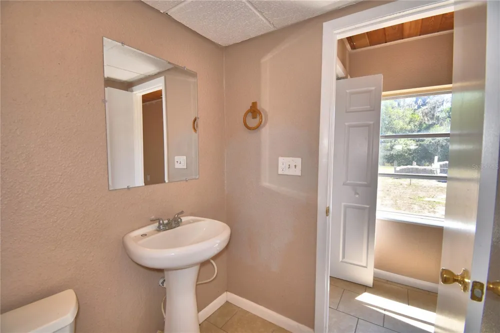 352 E HWY 630 E Frostproof, FL 33843