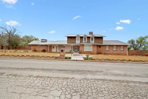 803 Lakeview Drive