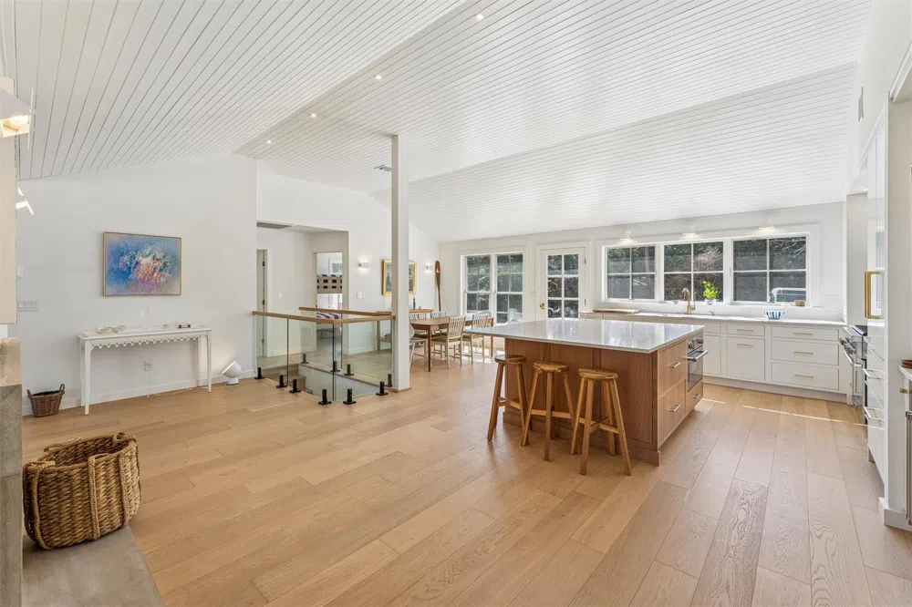 25 Lamb Avenue Quogue, NY 11959
