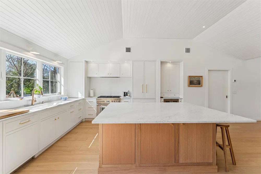 25 Lamb Avenue Quogue, NY 11959
