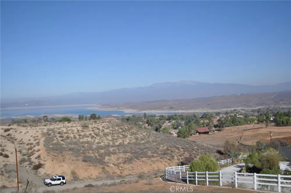 Mandeville Dr Lake Mathews, CA 92570