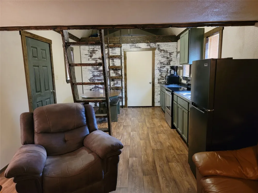 919 SD #16010 Rocksprings, TX 78880