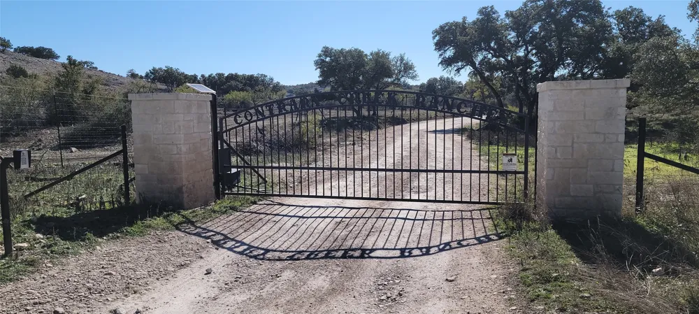 919 SD #16010 Rocksprings, TX 78880
