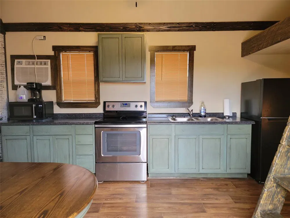 919 SD #16010 Rocksprings, TX 78880