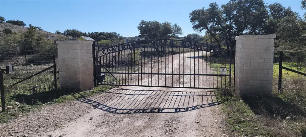 919 SD #16010 Rocksprings, TX 78880