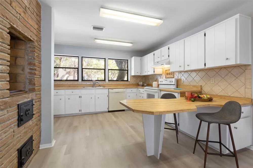 2260 JOHN ANDERSON DRIVE Ormond Beach, FL 32176