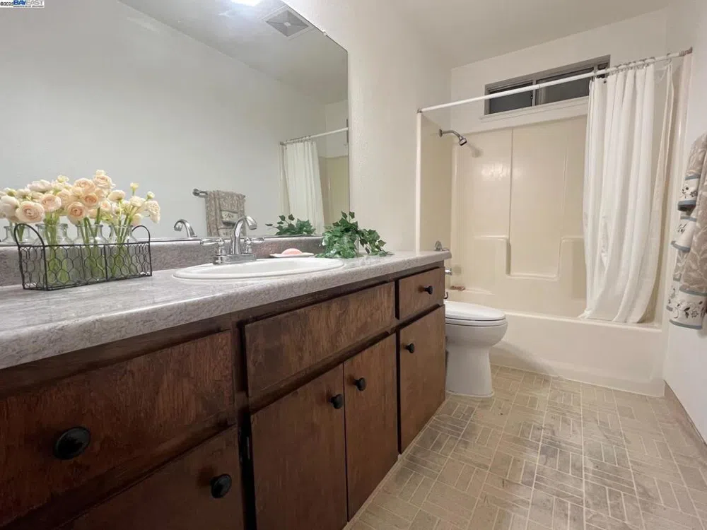 1290 Orange Ave Patterson, CA 95363