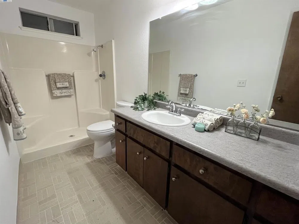 1290 Orange Ave Patterson, CA 95363