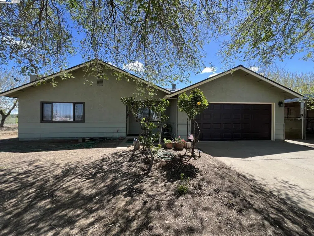 1290 Orange Ave Patterson, CA 95363