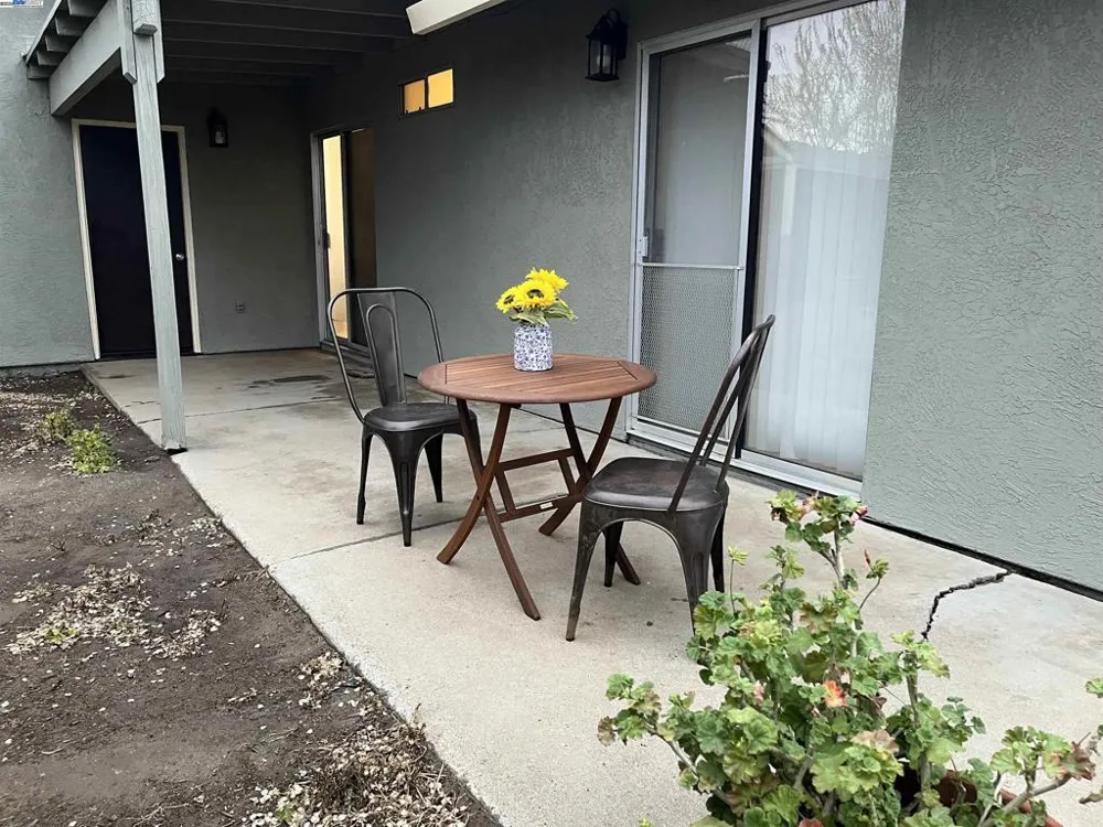 1290 Orange Ave Patterson, CA 95363