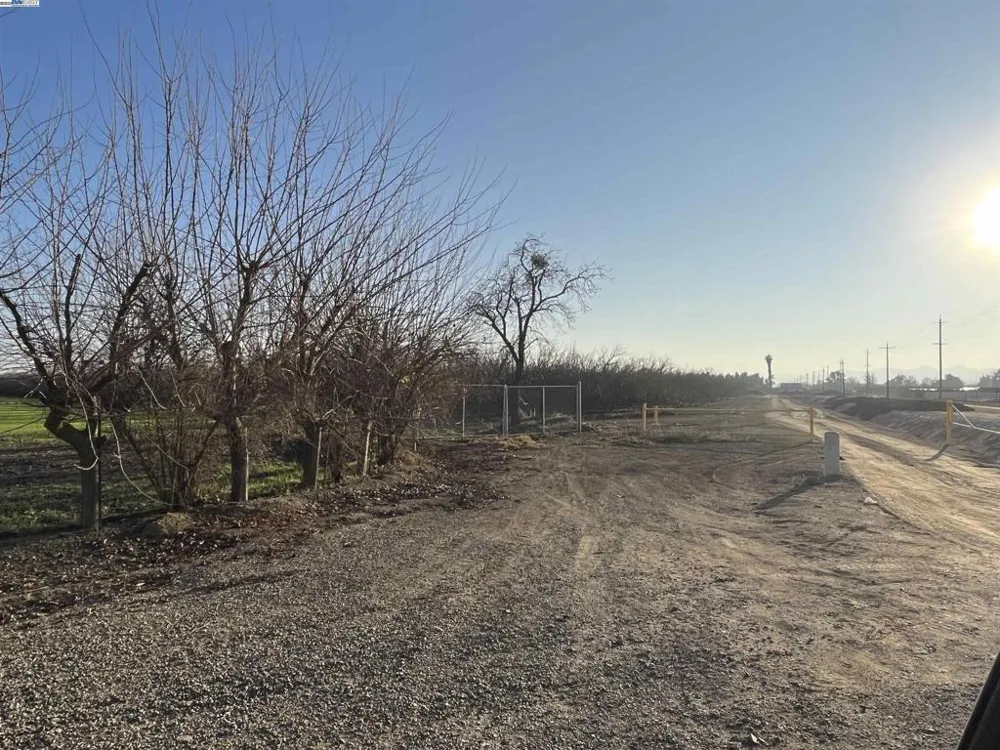 1290 Orange Ave Patterson, CA 95363
