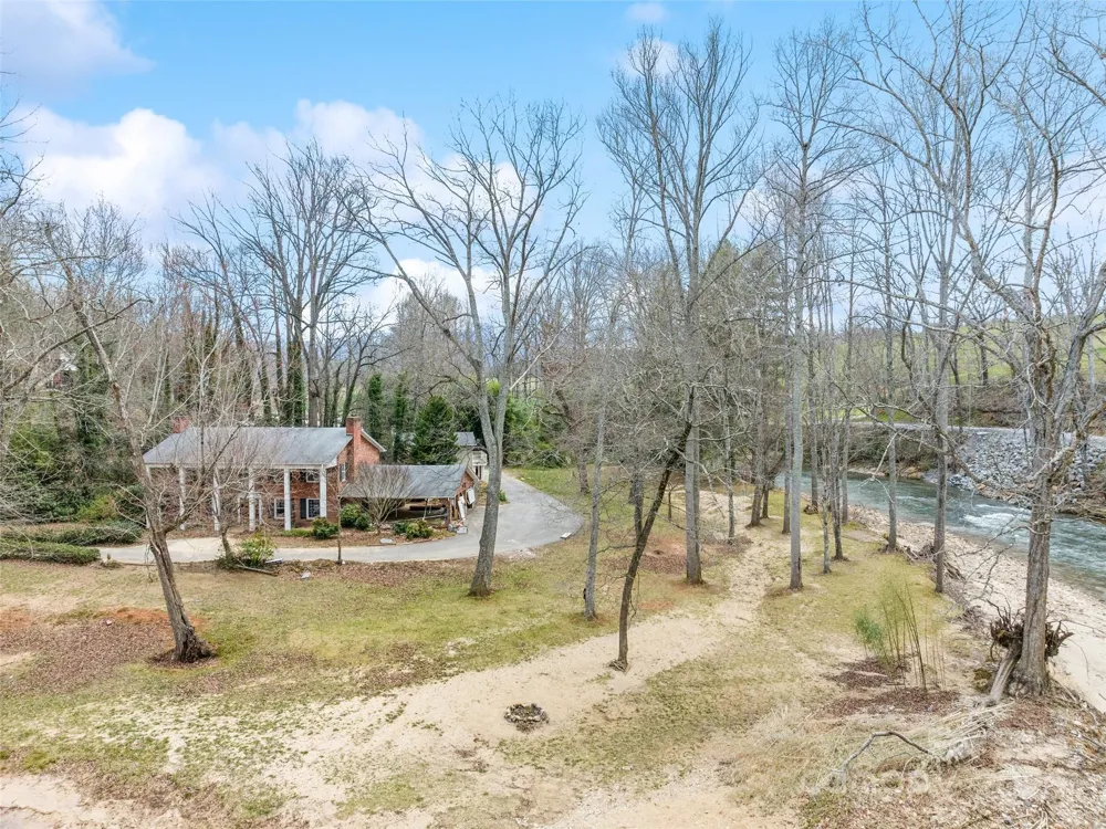 21 Riverbend Road Canton, NC 28716