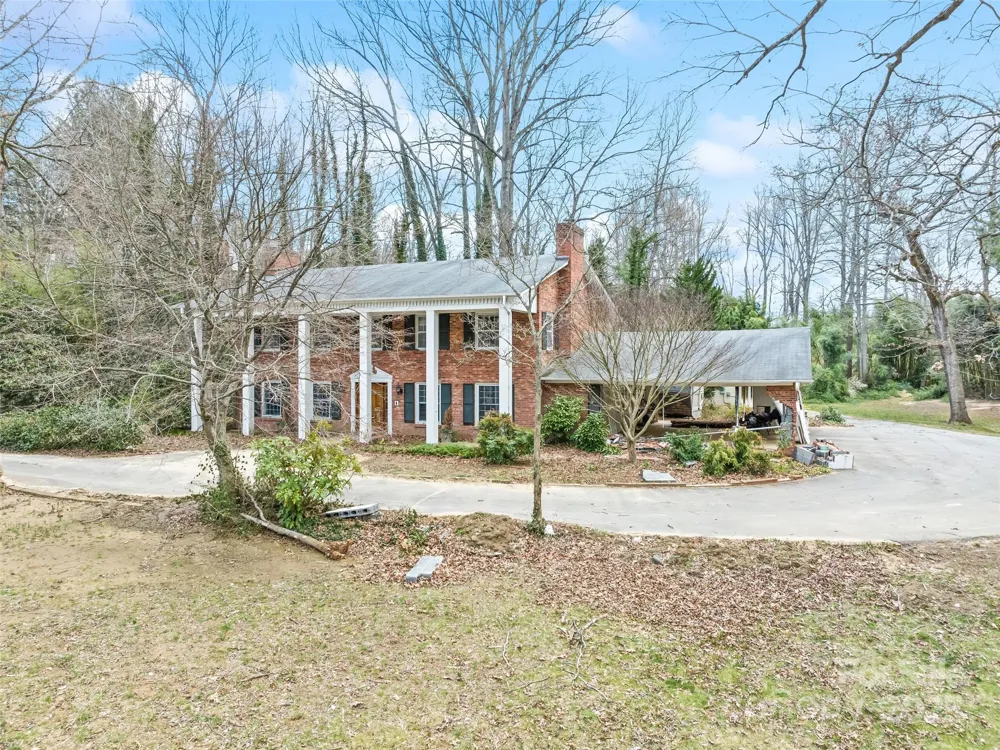 21 Riverbend Road Canton, NC 28716