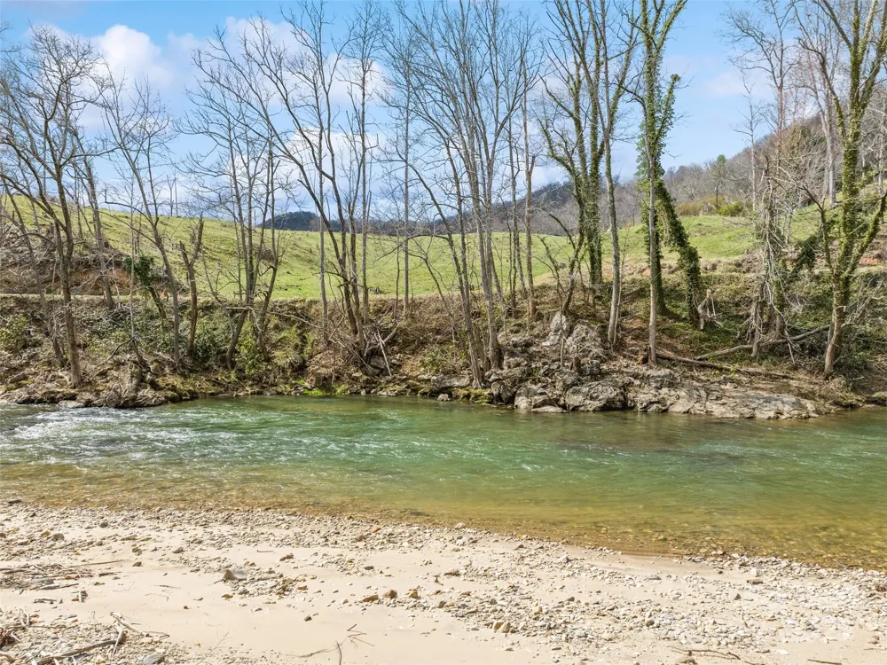 21 Riverbend Road Canton, NC 28716