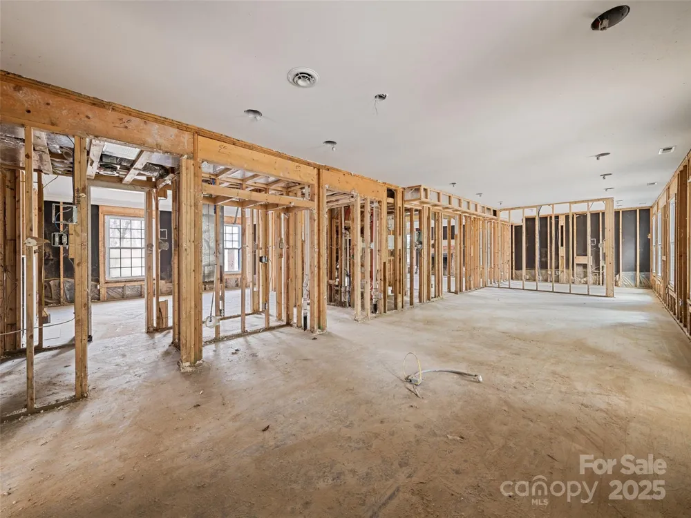 21 Riverbend Road Canton, NC 28716