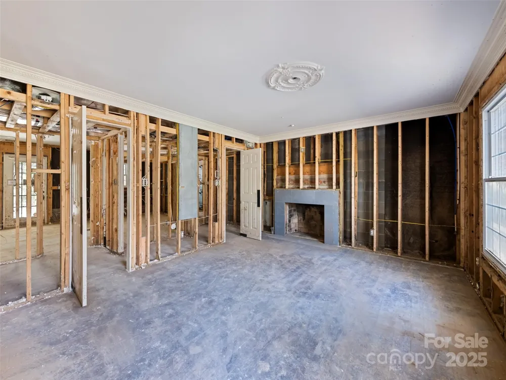 21 Riverbend Road Canton, NC 28716