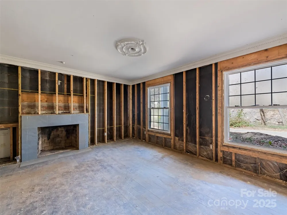 21 Riverbend Road Canton, NC 28716