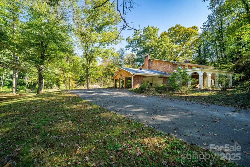 21 Riverbend Road Canton, NC 28716