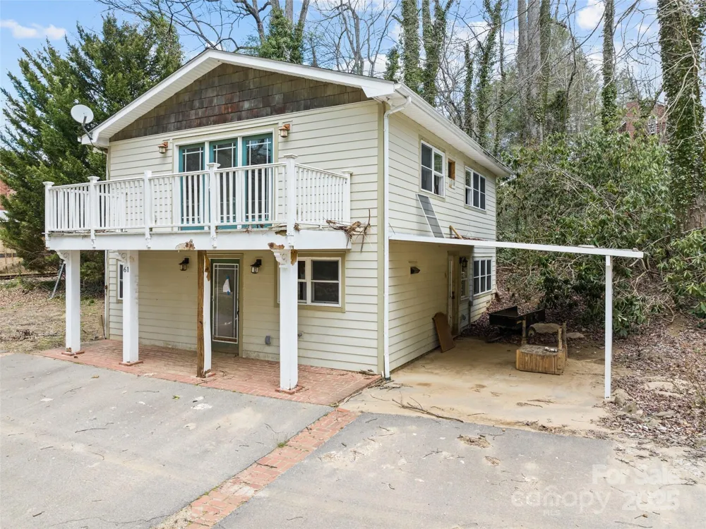 61 Riverbend Road Canton, NC 28716