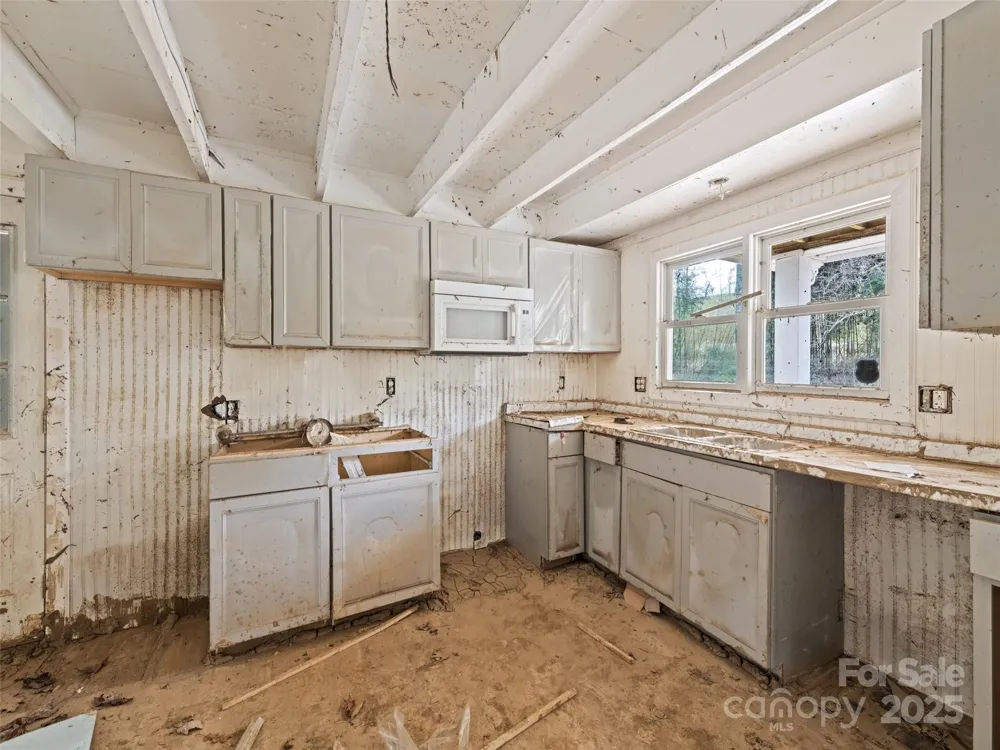 61 Riverbend Road Canton, NC 28716
