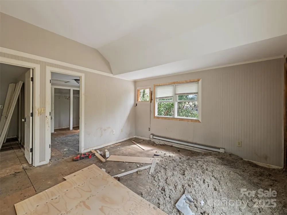 61 Riverbend Road Canton, NC 28716