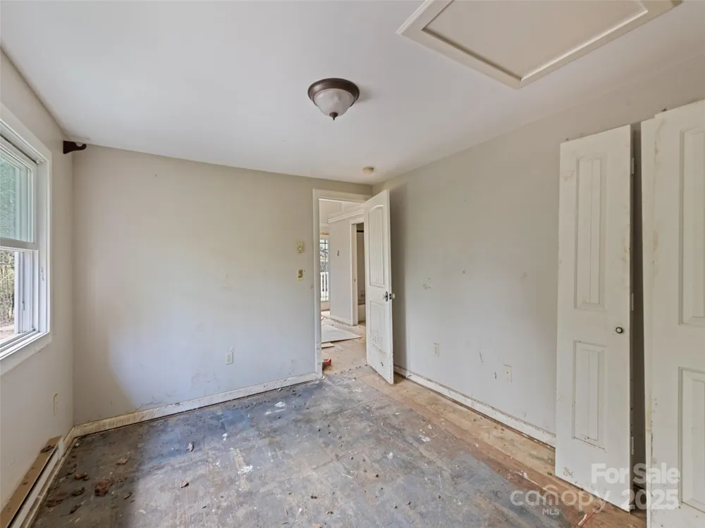 61 Riverbend Road Canton, NC 28716