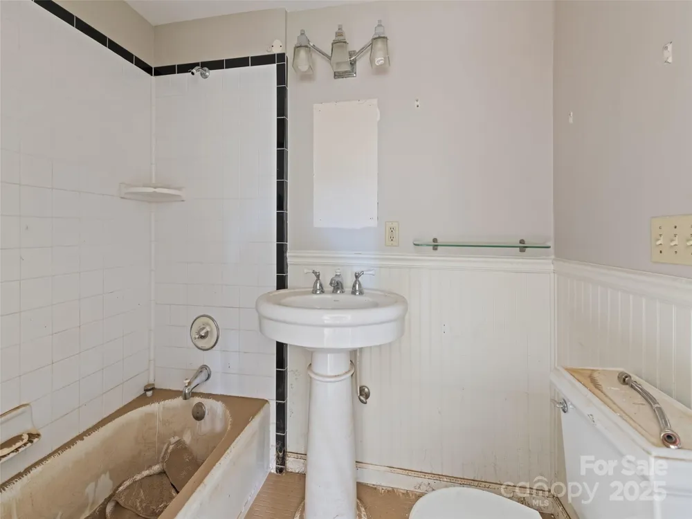61 Riverbend Road Canton, NC 28716