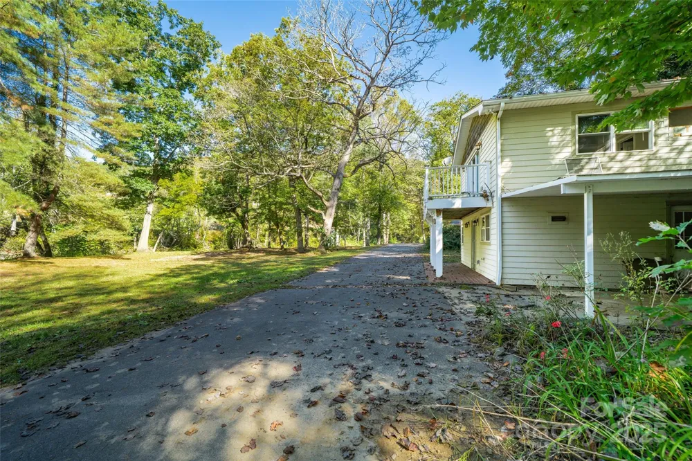 61 Riverbend Road Canton, NC 28716