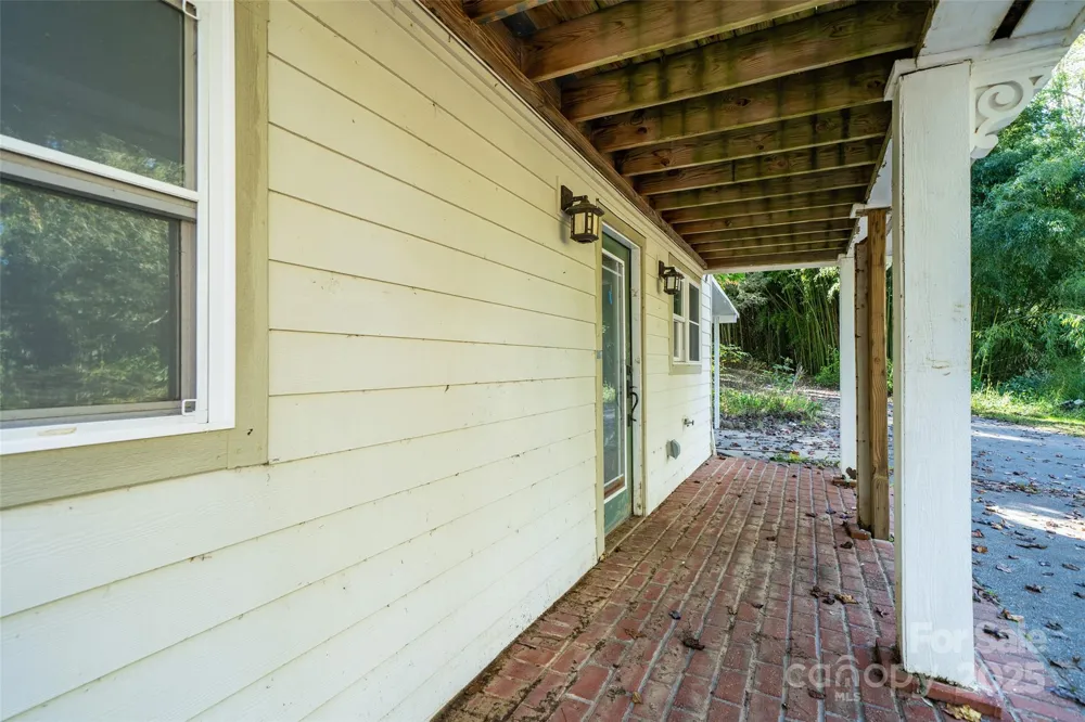 61 Riverbend Road Canton, NC 28716