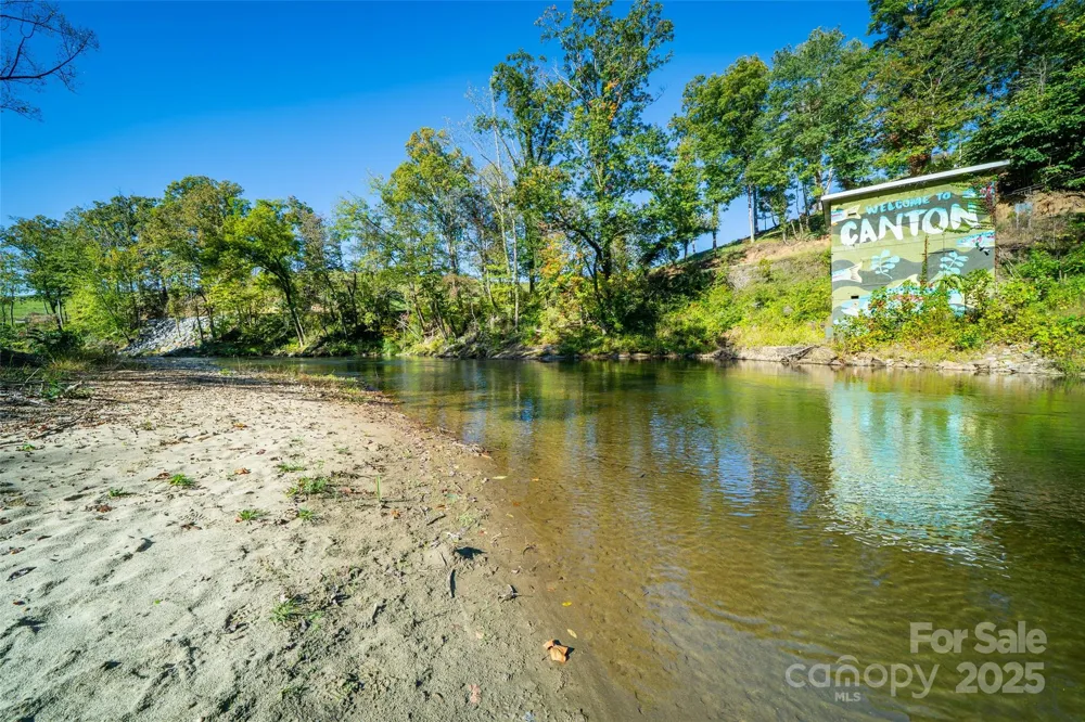 61 Riverbend Road Canton, NC 28716